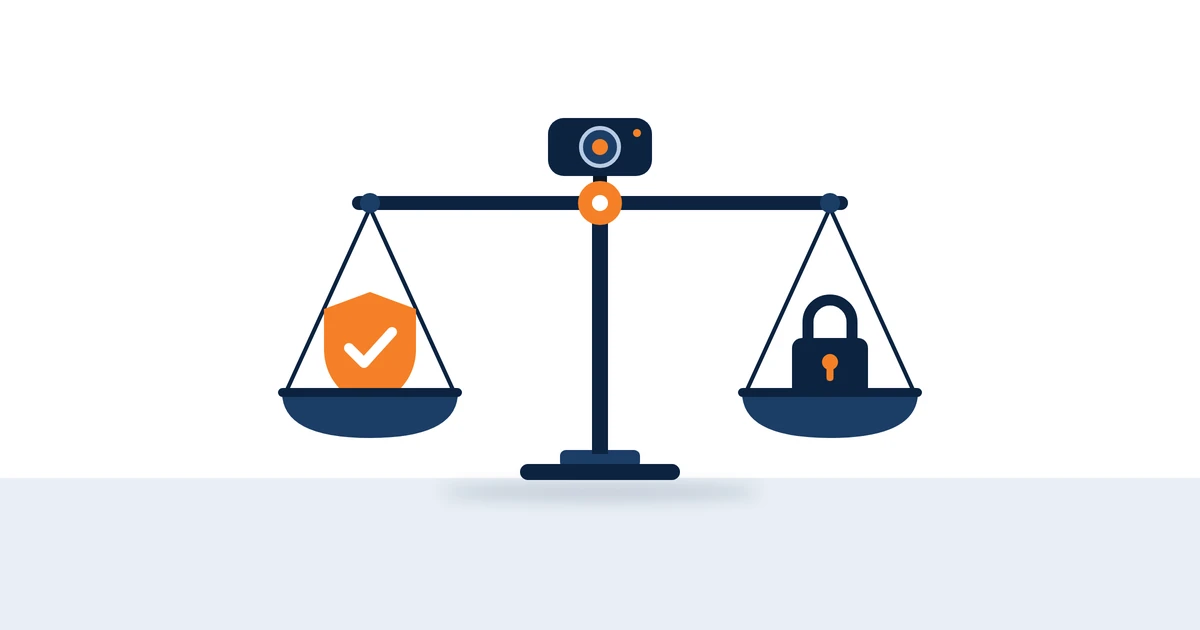 Illustration d'une balance avec une caméra en cabine au centre, pesant un bouclier de sécurité face à un cadenas de confidentialité